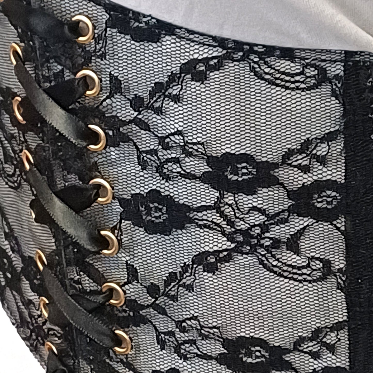 Bustier Bordeaux con Pizzo Nero e Lacci – Top Gotico